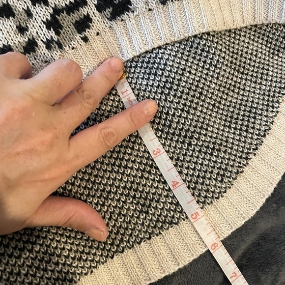 Cheetah hi low Sweater 🧡 - Picture 10 of 11